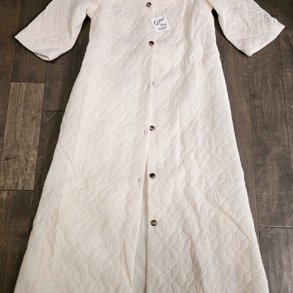 Vintage Cream Quilted Robe with Brown Sateen Accents Size Medium VINTAGE NWT - Picture 2 of 7